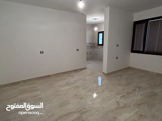 200 m2 4 Bedrooms Apartments for Rent in Tripoli Zanatah
