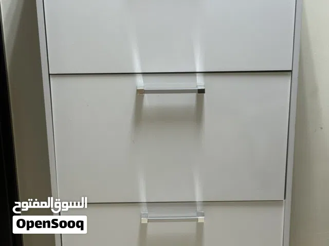 خزانة أحذية بحالة ممتازة