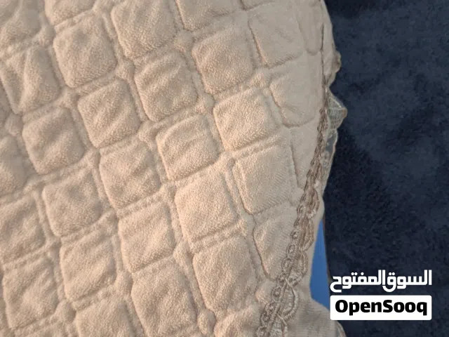 كفرات كنب استعمال اسبوع فقط شبه جديد 7 مقاعد استخدام ايام لون بيج
