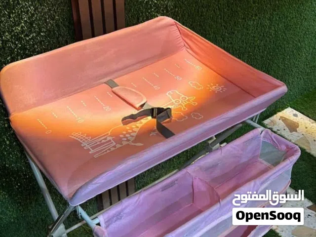 سرير تبديل للأطفال