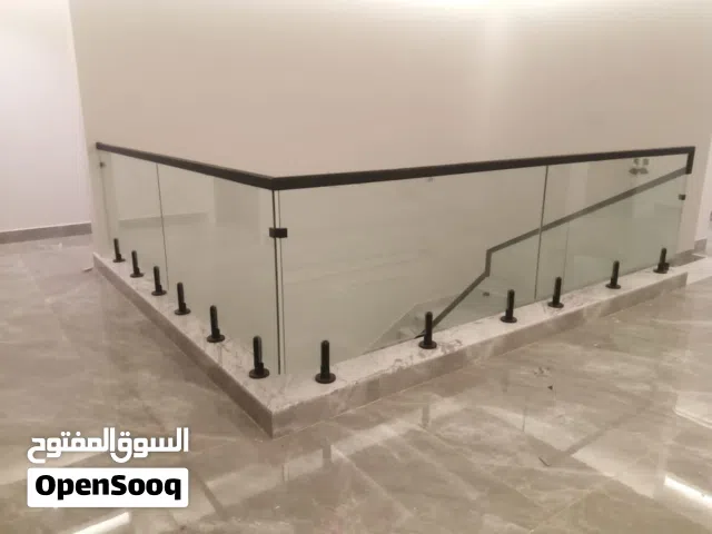 فني زجاج سكريت وجهات