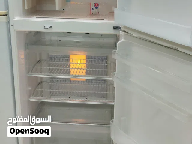 نبيع ثلاجه هيتاشي 20 قدم بحاله ممتازه استخدام خفيف معا التوصل التشغيل والكفاله تبريد وتجميد قوي