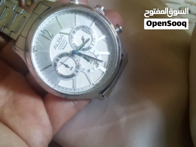 ساعة يد انيقة من ماركة البا معدن استيل الوكالة تاريخ ثلاثة عقارب شغالة نظفة جدا مقاومة للماء 5بار