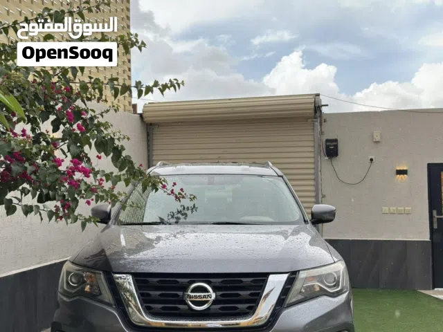 2019 نيسان باثفايندر Standard