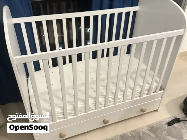 Baby crib for sale