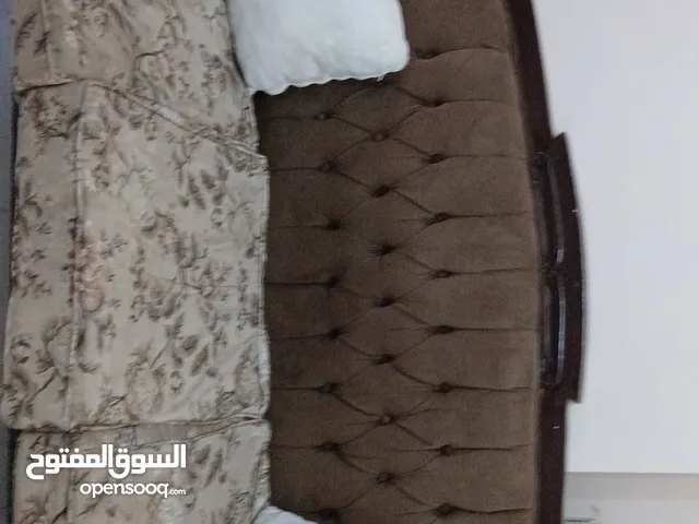 طقم كنب 9 مقاعد بحاله جيده