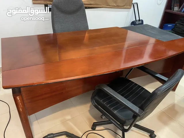 طاولة مكتبية للبيع