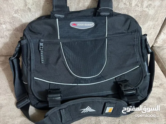 شنطه  -  حقيبه   HIGH SIERRA تحمل باليد أو  ع الكتف  أو    ع الظهر