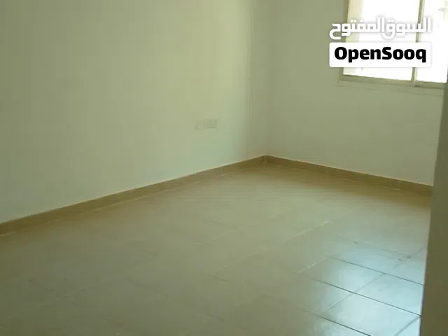 الإيجار 270 دينار الكهرباء علي المستأجر للعائلات فقط