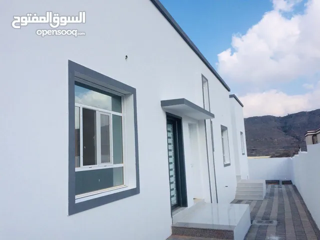 220 m2 3 Bedrooms Townhouse for Sale in Al Dakhiliya Hamra