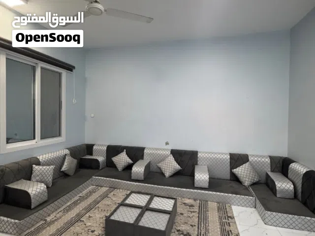 للبيع جلسه ارضيه نضيفه في حاله ممتازه