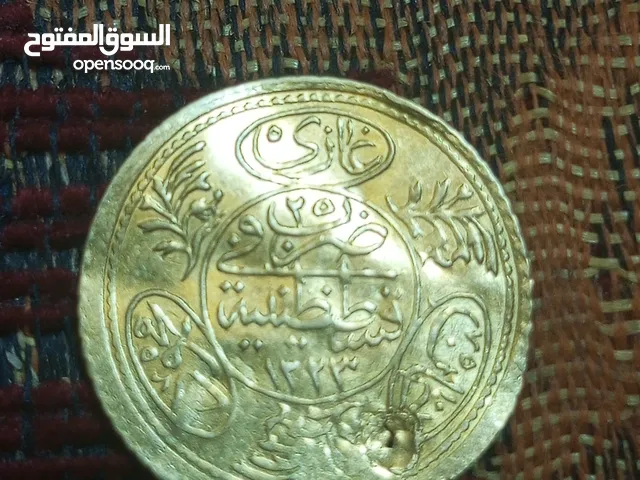 عملة ذهبية قديمة