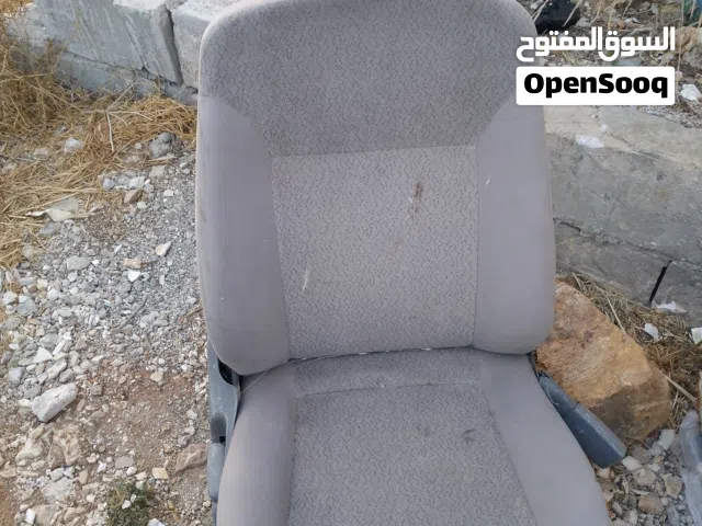 كرسي كيا تو جنب السايق