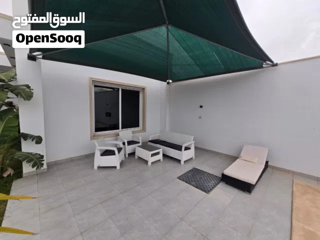 استراحة للايجار اليومي عين زارة الباعيش شارع حوزة الورد مفروشة بالكامل مقسم هادى مغلق تشطيب ممتاز