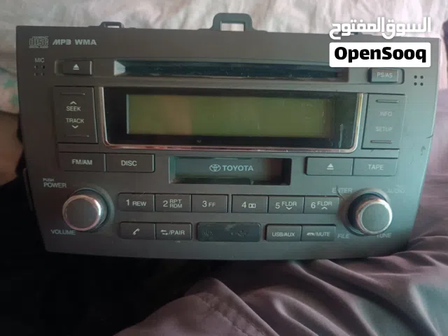 راديو ومسجل سيارة تويوتا اصلي مستعمل  مدخل سي دي ومدخل كاسيت 9.5*5.5 انش للبيع