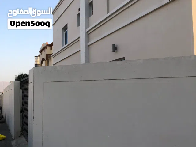 twin villa house for rent perfect location فيلا للإيجار في موقع مثالي