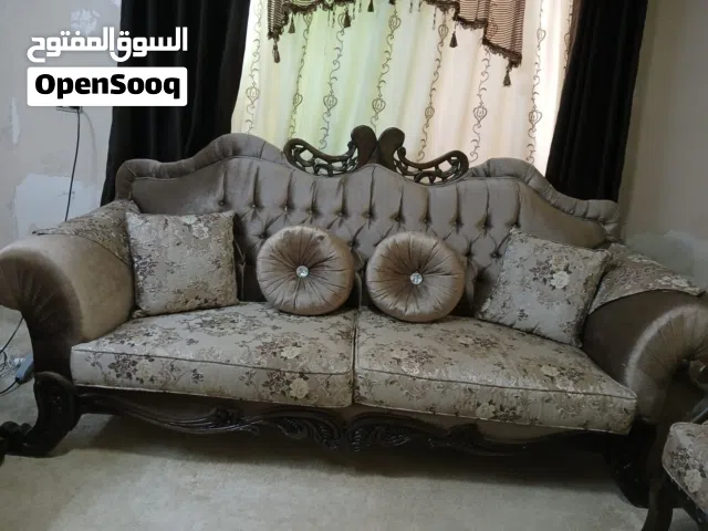 طقم كنب 7 مقاعد للبيع