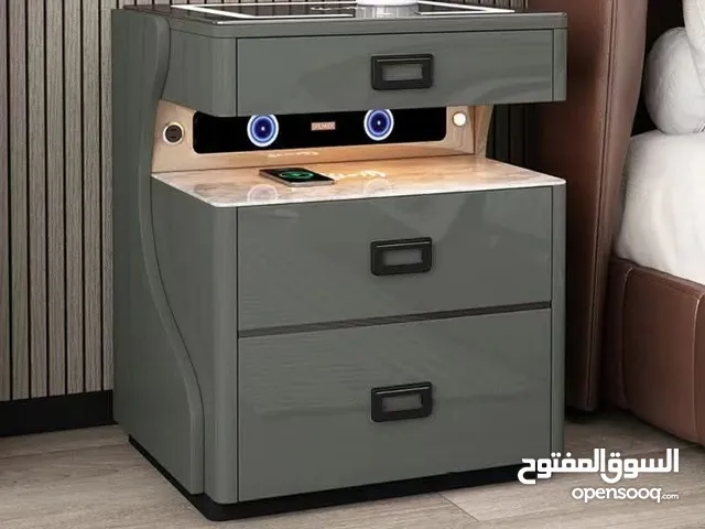 الكوميدينا الذكية مع الخزنة تصميم عصري + وظائف ذكية + أمان عالي مصنوعة من أجود أنواع الخشب .
