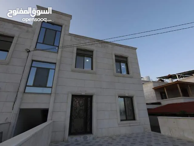 300 m2 More than 6 bedrooms Villa for Rent in Irbid Eidoon Military Hospital
