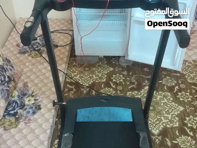 الة رياضيه للمشي وركض نظيفه