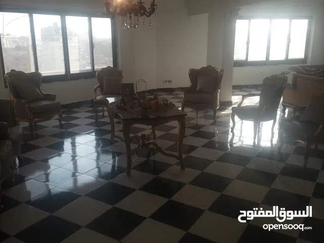 شقة مميزة 300 للبيع بشارع شهاب - المهندسين. واجهة ل 3 شوارع رئيسية شارع شهاب و لبنان و سوريا
