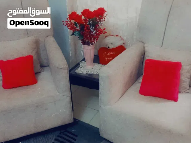 طقم كنب بحالة الوكاله استعمال 4 شهور استخدام عرسان