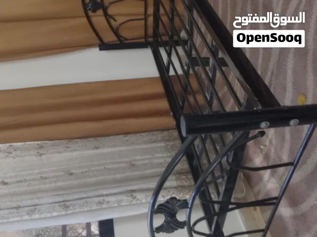 سرير حديد عدد اثنين للبيع