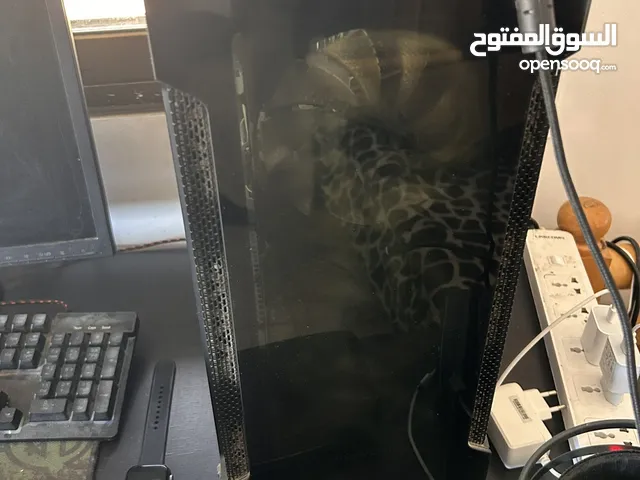 Pc مع شاشه وماوس وكيبورد وسماعه للبيع