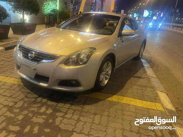 Altima 2012 coupe 4sale