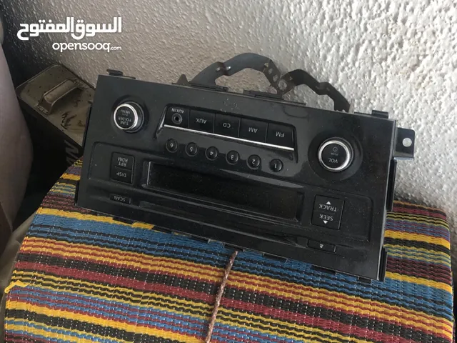 للبيع مسجل التيما وكاله نظيف فيه بلوتوث AUX يركب من موديل 2013 إلى 2018