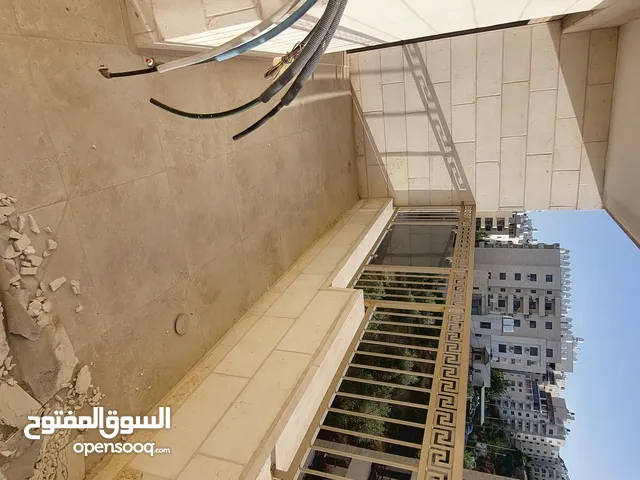 شقة مع ساعة كهرباء بالطيرة