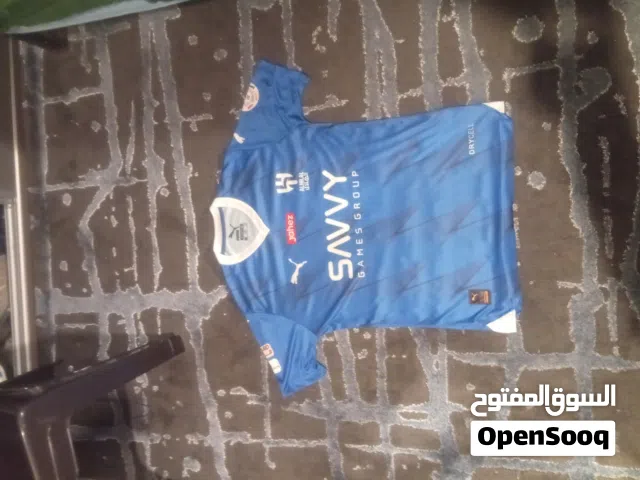 بلوزة الهلال. نسخة2023. نسخة جماهير. أصلية. نيمار(رقم10). مستعمل(جيد جدا)+نظيف. السعر:7jd.