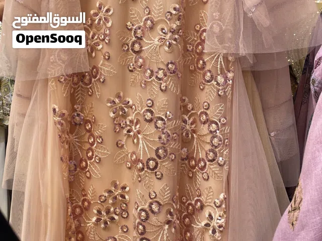 لبسة جديدة جدا جميلة للبيع طقم ام وبنت