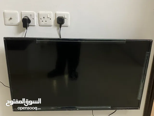 Others Smart 32 inch TV in Al Riyadh