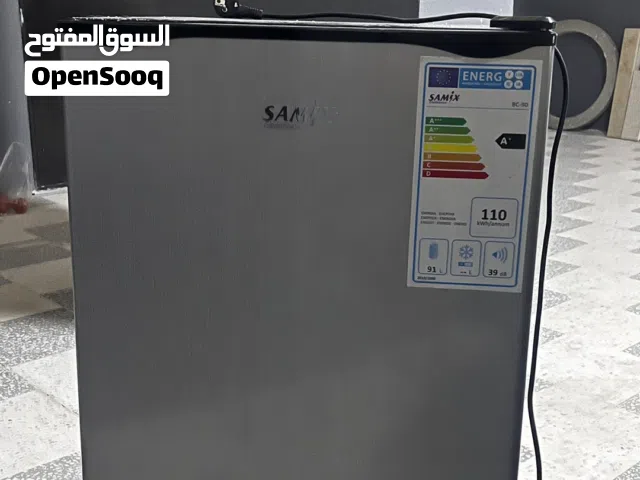 ثلاجة Samix حجم صغير (90 لتر)