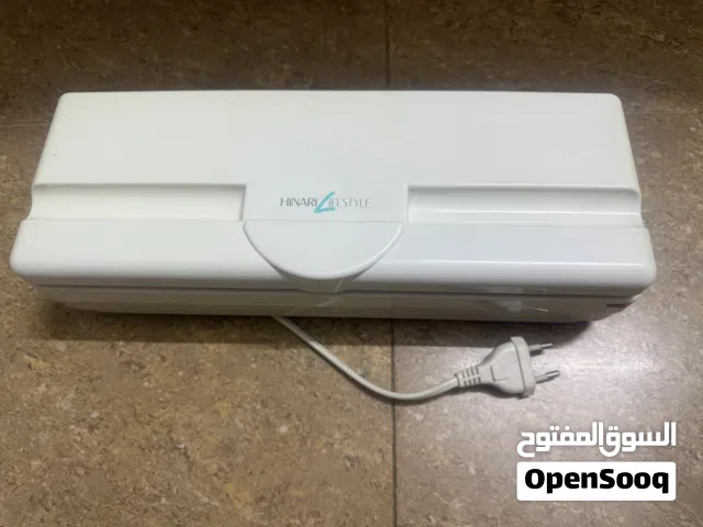 جهاز تفريغ الهواء وإغلاق الأكياس حرارياً    من الماركة المعروفة Hinari (موديل IH228).