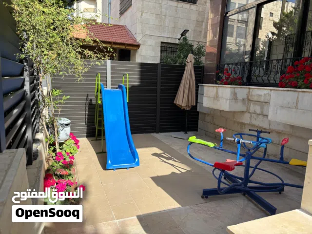 مرجيحة + دويخة أطفال للبيع بحالة ممتازة غير مستخدم