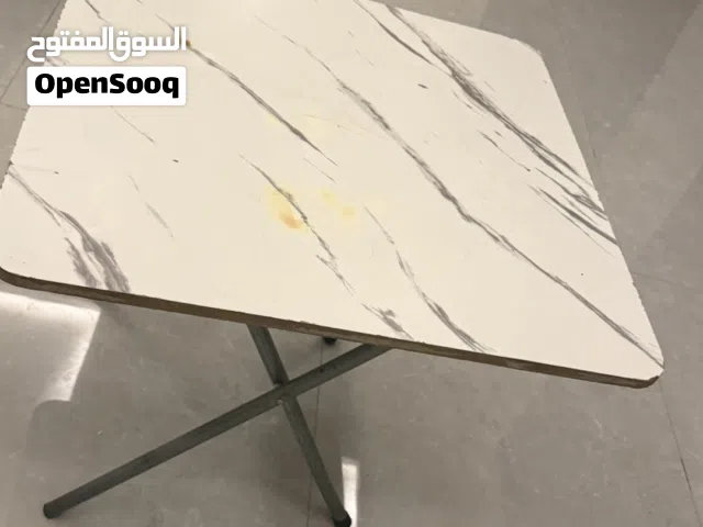 طاولة جيدة وخفيفة