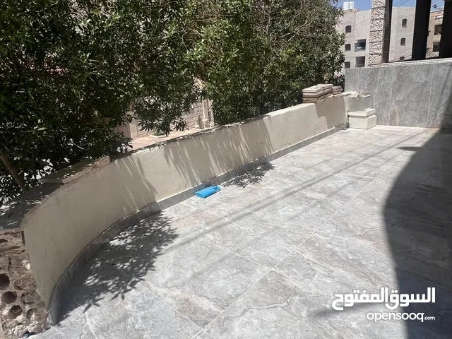 شقة ارضي للإيجار منطقة هادئة