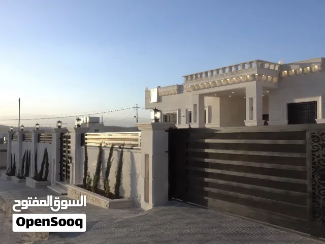 فيلا استثنائية وفخمة للبيع