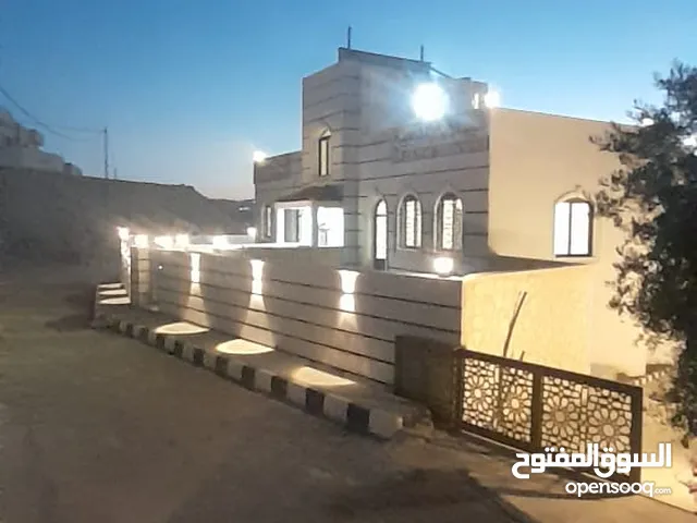 550 m2 4 Bedrooms Villa for Sale in Salt Abu Nsair