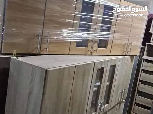 خزائن مطبخ علوية وأرضية خشب MDF ملبس لامينيت. عالي الجودة ومغطاة بطبقة لامينيت متينة