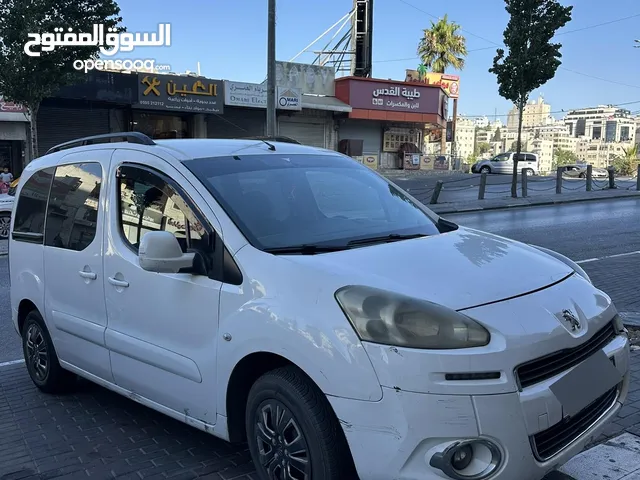 بيجو بارتنر ترخيص وانتاج 2015 بحالة الوكالة دهان الشركة