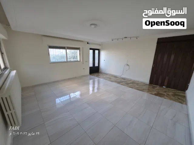 شقه فارغه للإيجار  ضاحية  الحسين/الرابيه