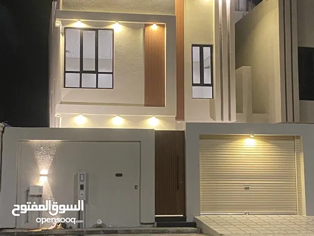 250 m2 5 Bedrooms Townhouse for Sale in Safwa Abu Main