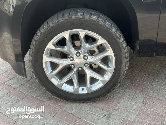 Toyo 22 Tyre & Rim in Muscat