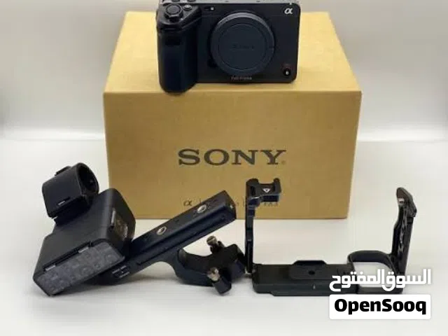 Sony Fx3 Body, Sony XLR Handle, Small Rig Cage, Box and Manual