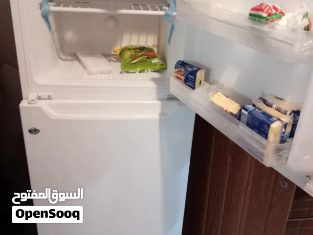 ثلاجه ديكوسن استخدم شخي ايام سعر البيع 80 دينار نهائي باستيكر الشركه