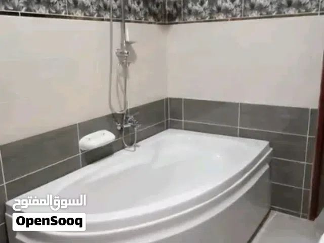 معلم سباك متنقل تأسيس تشطيب صيانه جميع انواع سباكه عزل وتعقيم خزانات المياه