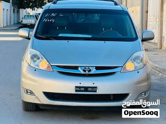 Used Toyota Sienna in Tripoli